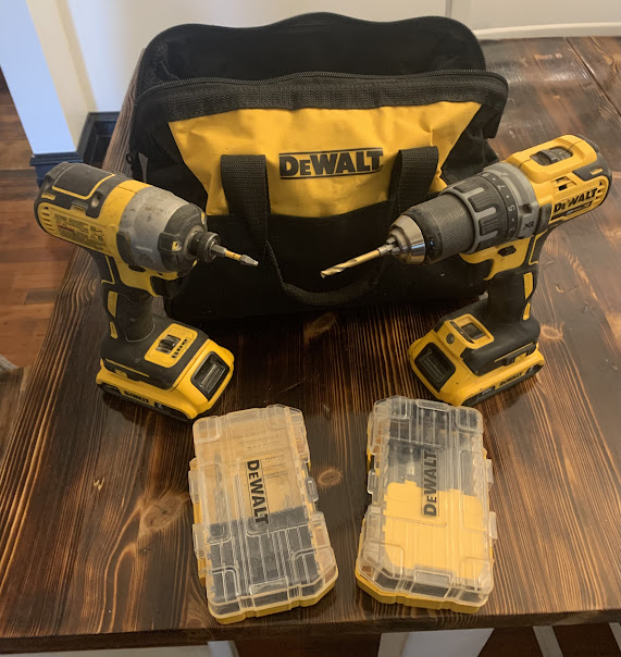 Cordless drill set